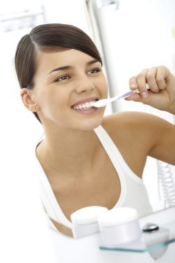 Oral hygiene tips to maintain a healthy lifelong smile