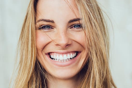 Explained: Teeth Whitening Methods & Options