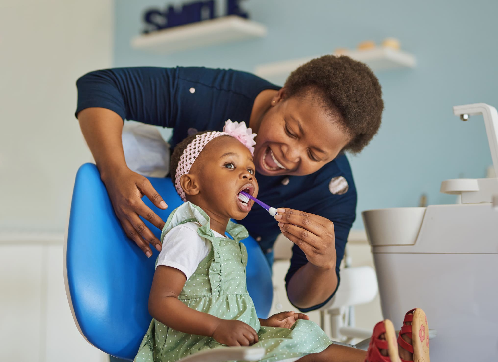 Knowing when to start pediatric dentistry is essential not only to prevent early dental issues but also to build lifelong healthy habits.